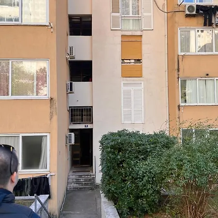 Bright & Sunny Two Bedroom