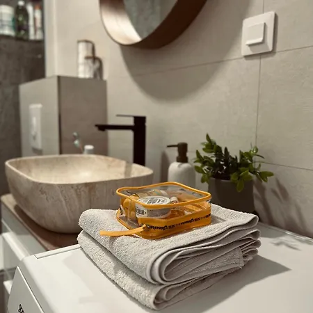 Bright & Sunny Two Bedroom Lägenhet Dubrovnik