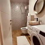 Bright & Sunny Two Bedroom Apartman Dubrovnik