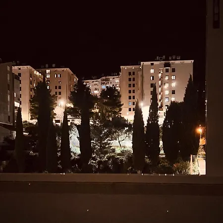 Bright & Sunny Two Bedroom Apartamento *