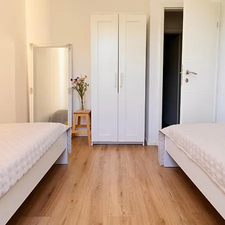 Bright & Sunny Two Bedroom