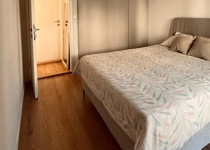 Bright & Sunny Two Bedroom Apartamento *
