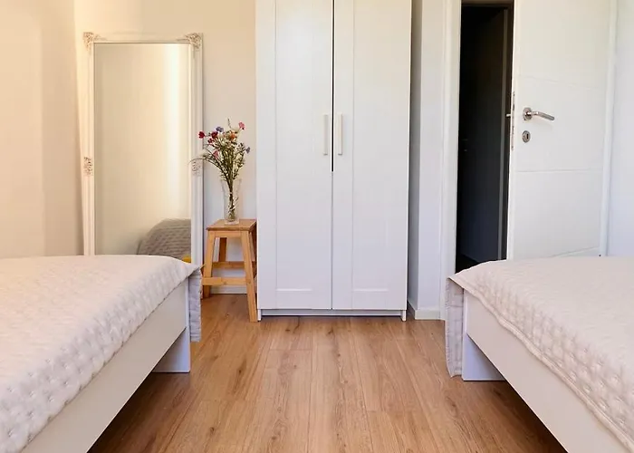 Bright & Sunny Two Bedroom